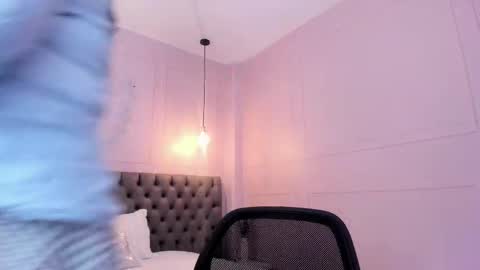 Snapshot of brianacurve chatting on 10/13/25, 12:05 brianacurve online show from 10/13/25, 12:05