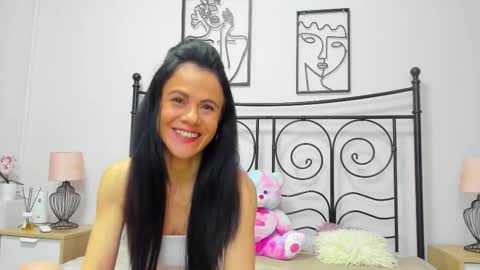 Snapshot of brianaflynt chatting on 11/13/25, 08:41 brianaflynt online show from 11/13/25, 08:41