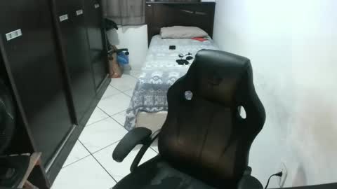 Snapshot of brianaries chatting on 04/11/26, 03:55 brianaries online show from 04/11/26, 03:55
