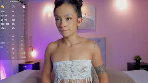 Snapshot of brianathompson chatting on 11/03/25, 06:53 BRIANA online show from 11/03/25, 06:53