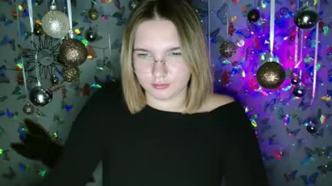 shiny smile online show from 11/07/25, 08:53