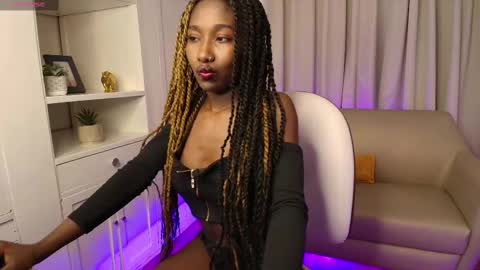 brianna_styles online show from 09/10/25, 12:49