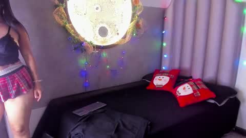 Briana online show from 12/19/25, 04:08