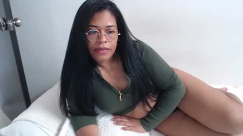 Snapshot of briannacute chatting on 10/17/25, 05:48 Briaa online show from 10/17/25, 05:48