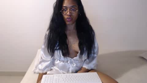 Snapshot of briannacute chatting on 12/15/25, 11:53 Briaa online show from 12/15/25, 11:53
