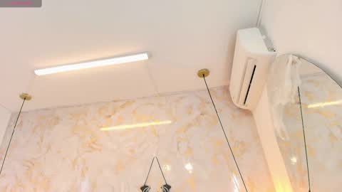 Snapshot of briannaduque chatting on 10/08/25, 12:14 Brianna online show from 10/08/25, 12:14