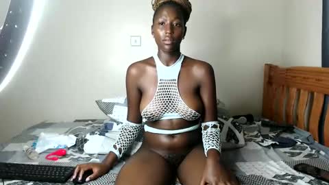 Snapshot of briannah_aria chatting on 03/10/25, 07:53 brianna online show from 03/10/25, 07:53