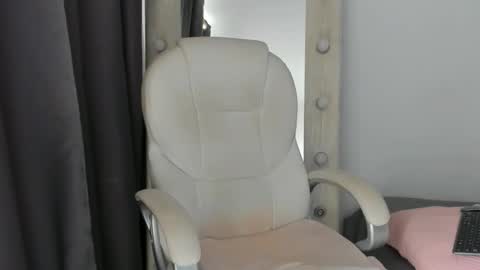 briannawhite10 online show from 12/05/25, 01:42