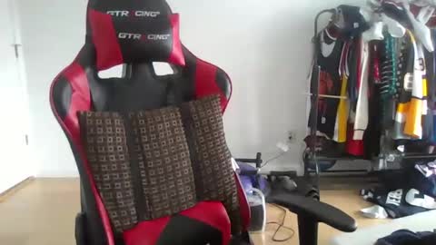 Snapshot of brianthesub420 chatting on 02/10/26, 04:11 brianthesub420 online show from 02/10/26, 04:11