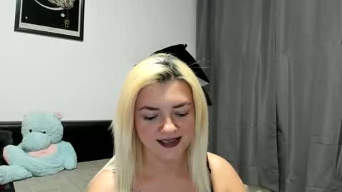 BriaShine online show from 12/04/25, 02:26