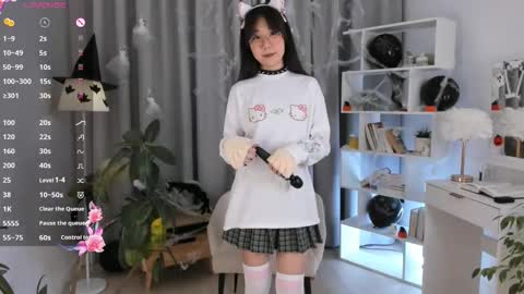 Snapshot of bridgetbottrell chatting on 10/31/25, 01:17 Hanna online show from 10/31/25, 01:17