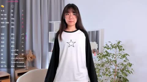 Snapshot of bridgetbottrell chatting on 11/18/25, 01:00 Hanna online show from 11/18/25, 01:00