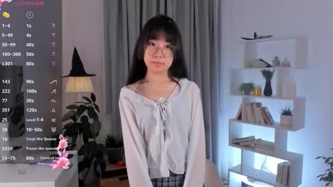 Snapshot of bridgetbottrell chatting on 11/27/25, 01:07 Hanna online show from 11/27/25, 01:07