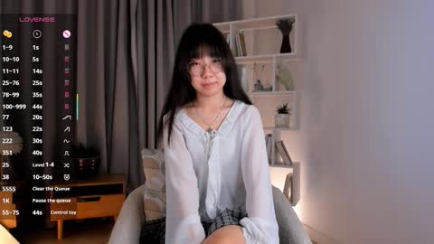 Snapshot of bridgetbottrell chatting on 12/05/25, 01:25 Hanna online show from 12/05/25, 01:25