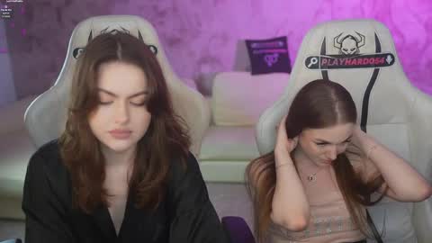 Snapshot of bright_diamonds_054 chatting on 05/22/26, 02:33 Diamonds Girls online show from 05/22/26, 02:33