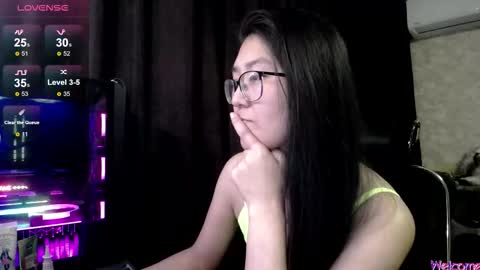 Aisha online show from 10/21/25, 06:14