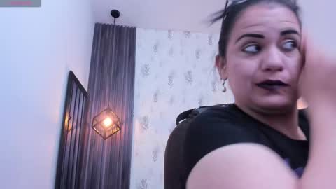 Snapshot of brigittemiller chatting on 12/17/25, 04:24 BRIGITTE online show from 12/17/25, 04:24