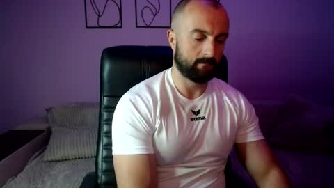 Snapshot of brindlefly69 chatting on 06/20/26, 03:37 brindlefly69 online show from 06/20/26, 03:37