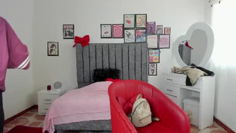 Snapshot of britannie_ chatting on 06/15/26, 01:24 britannie_ online show from 06/15/26, 01:24