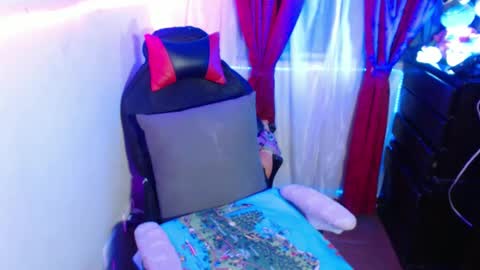 scarleth    follow mee 3 kis online show from 12/18/24, 12:21