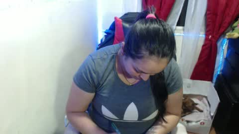 scarleth    follow mee 3 kis online show from 01/22/25, 02:04