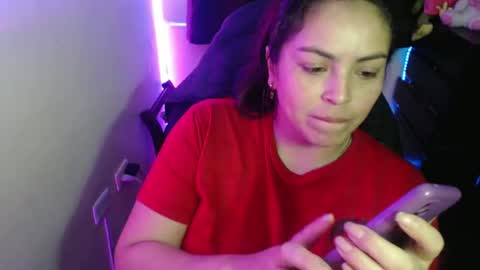scarleth    follow mee 3 kis online show from 03/04/25, 02:17