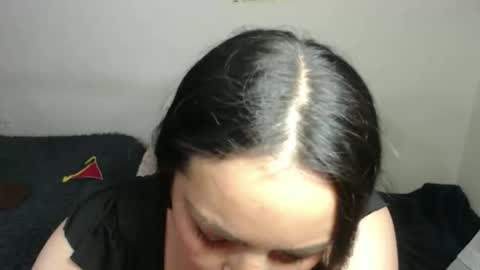 scarleth    follow mee 3 kis online show from 10/07/25, 02:42