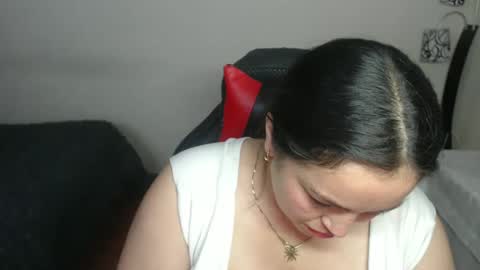 scarleth    follow mee 3 kis online show from 10/28/25, 01:53