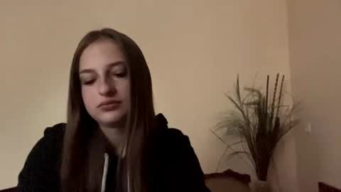 Snapshot of britanysuther chatting on 06/14/26, 05:15 Ciri online show from 06/14/26, 05:15