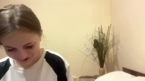 Snapshot of britanysuther chatting on 06/23/26, 05:11 Ciri online show from 06/23/26, 05:11