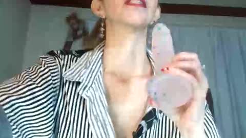 Snapshot of brithany_hunt chatting on 04/02/26, 06:16 brithany hunt online show from 04/02/26, 06:16