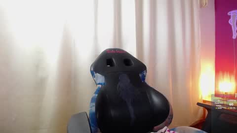 Snapshot of brithany_smiith_ chatting on 12/11/24, 09:52 britany online show from 12/11/24, 09:52