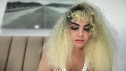 Snapshot of brithneysquirt chatting on 10/21/25, 07:42 brithneysquirt online show from 10/21/25, 07:42