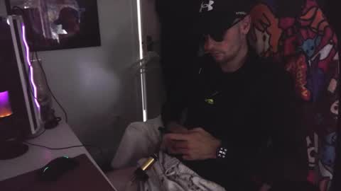 Snapshot of britishbigdick_ chatting on 09/18/25, 12:29 britishbigdick_ online show from 09/18/25, 12:29