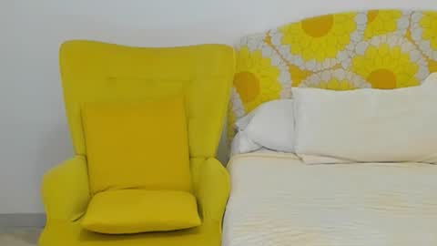 Snapshot of britishmilfpenelope chatting on 03/03/26, 06:36 Penelope online show from 03/03/26, 06:36