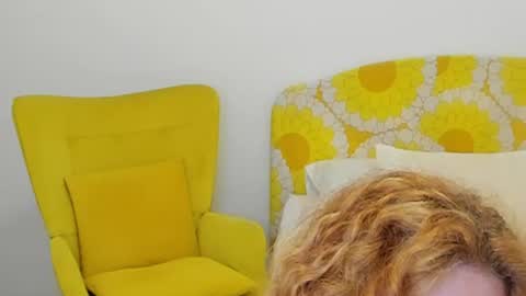 Snapshot of britishmilfpenelope chatting on 06/30/26, 03:18 Penelope online show from 06/30/26, 03:18