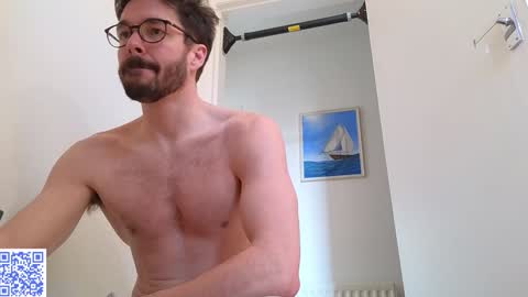 Snapshot of britishpoet chatting on 01/09/25, 12:19 Callum online show from 01/09/25, 12:19