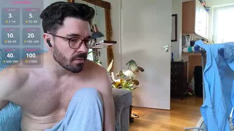 Snapshot of britishpoet chatting on 09/17/25, 11:01 Callum online show from 09/17/25, 11:01