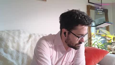 Snapshot of britishpoet chatting on 05/17/26, 04:58 Callum online show from 05/17/26, 04:58