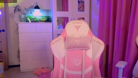 Britney online show from 11/28/25, 09:28