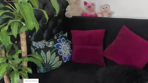 Snapshot of britney_rose13 chatting on 11/12/25, 05:41 britney rose online show from 11/12/25, 05:41