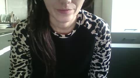 Snapshot of britneyamy chatting on 12/13/24, 02:16 Britney online show from 12/13/24, 02:16