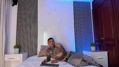 Snapshot of britneyandmaleth chatting on 07/12/26, 09:50 HOT MALETH AND SEXY BRITNEY online show from 07/12/26, 09:50