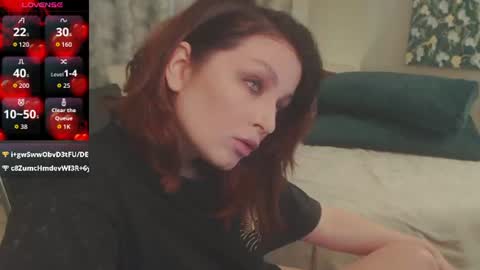 Snapshot of britneybarker chatting on 06/18/26, 04:22 britneybarker online show from 06/18/26, 04:22