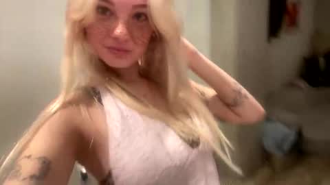 Snapshot of britneycherry08 chatting on 05/31/26, 04:20 britneycherry08 online show from 05/31/26, 04:20