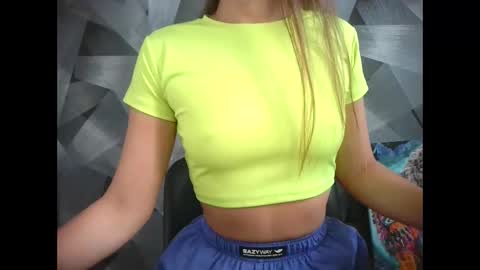 Snapshot of britneyxkittens chatting on 10/18/25, 04:26 BritneyxKittens online show from 10/18/25, 04:26