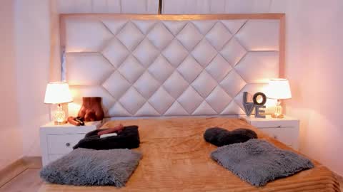 Brittany  online show from 11/05/25, 04:01