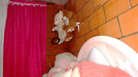 Julieth Sofa Rincn Amador online show from 01/21/25, 02:33