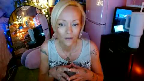 Snapshot of brittneychats81 chatting on 05/27/26, 01:13 brittneychats81 online show from 05/27/26, 01:13