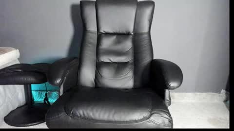 Snapshot of brockhurn_ chatting on 10/29/25, 02:03 brockhurn_ online show from 10/29/25, 02:03